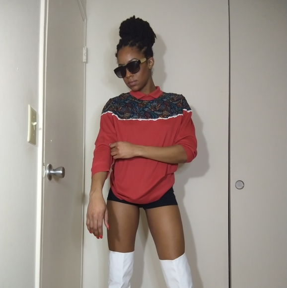 Unisex long sleeve printed red top - Picture 3 of 7